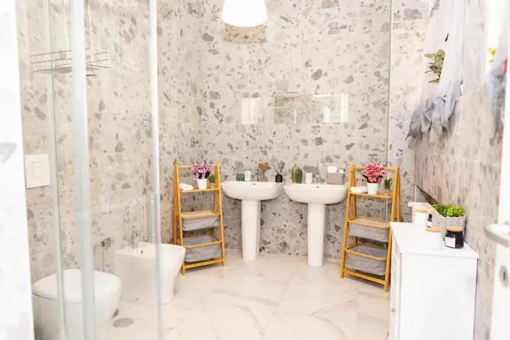 Duomo Elegant Rooms In Santa Marta Milan Italy